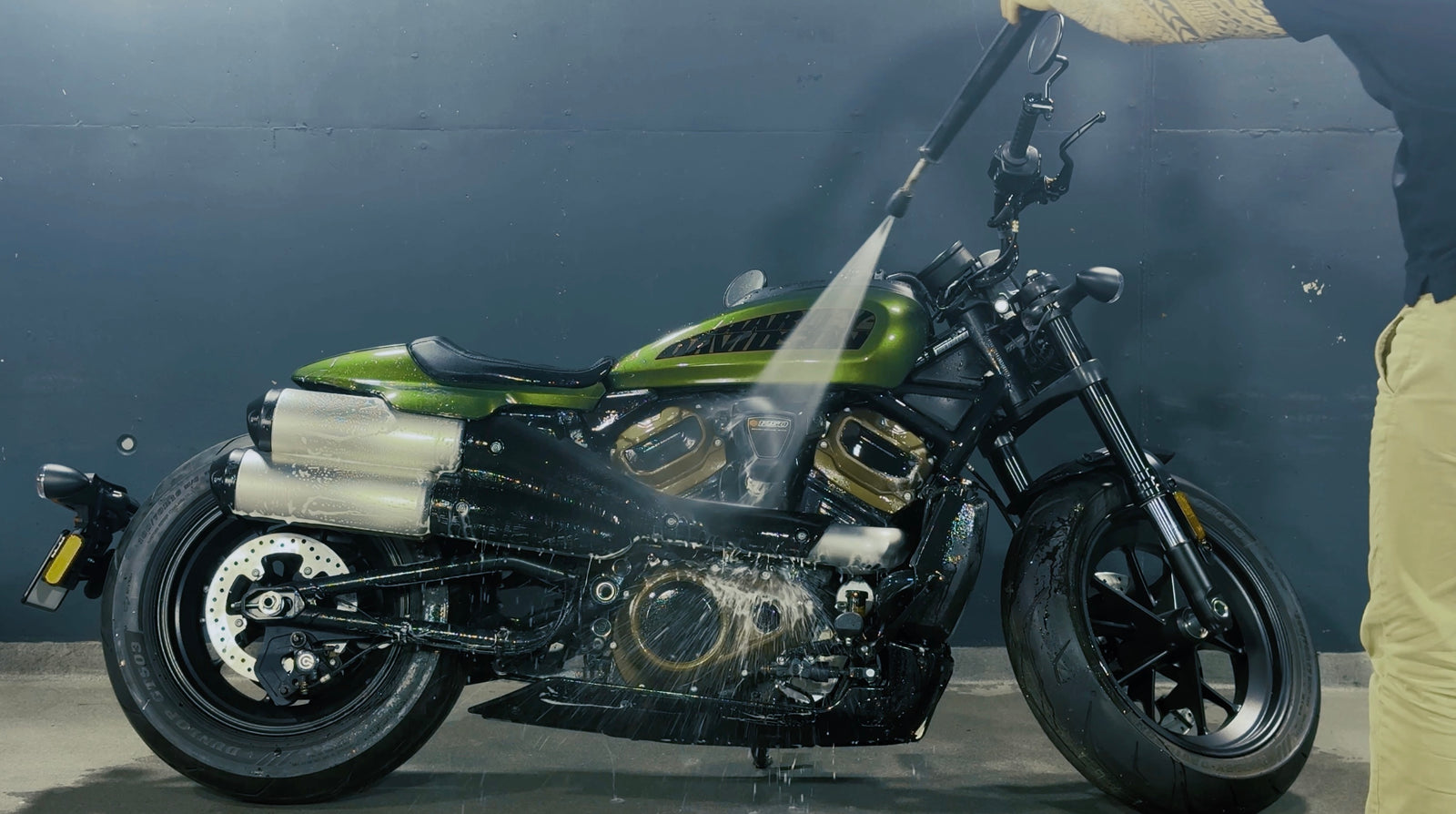 Supreme Motorcycle Cleaner rengöringsgel för alla tvåhjulingar Tutorial